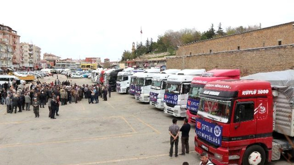 Niğde\'den 27 Yardım Tır\'ı Dualarla Yola Çıktı