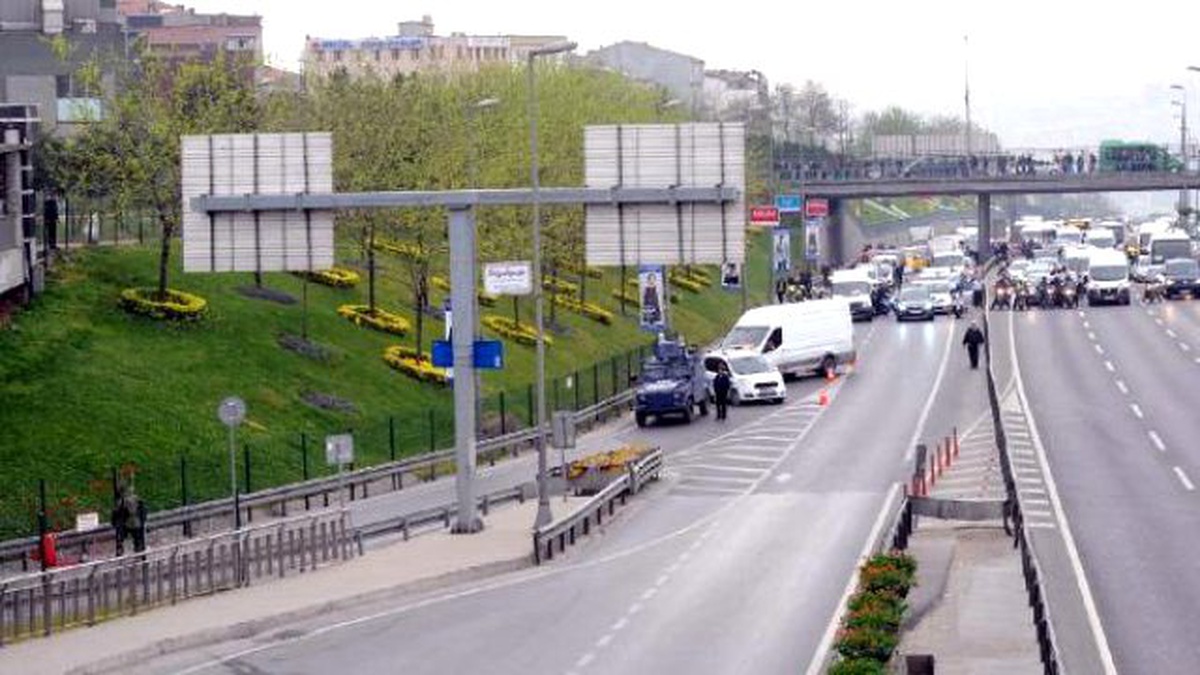 Okmeydanı\'nda Şüpheli Paket, Trafik Yoğunluğu Yaşattı