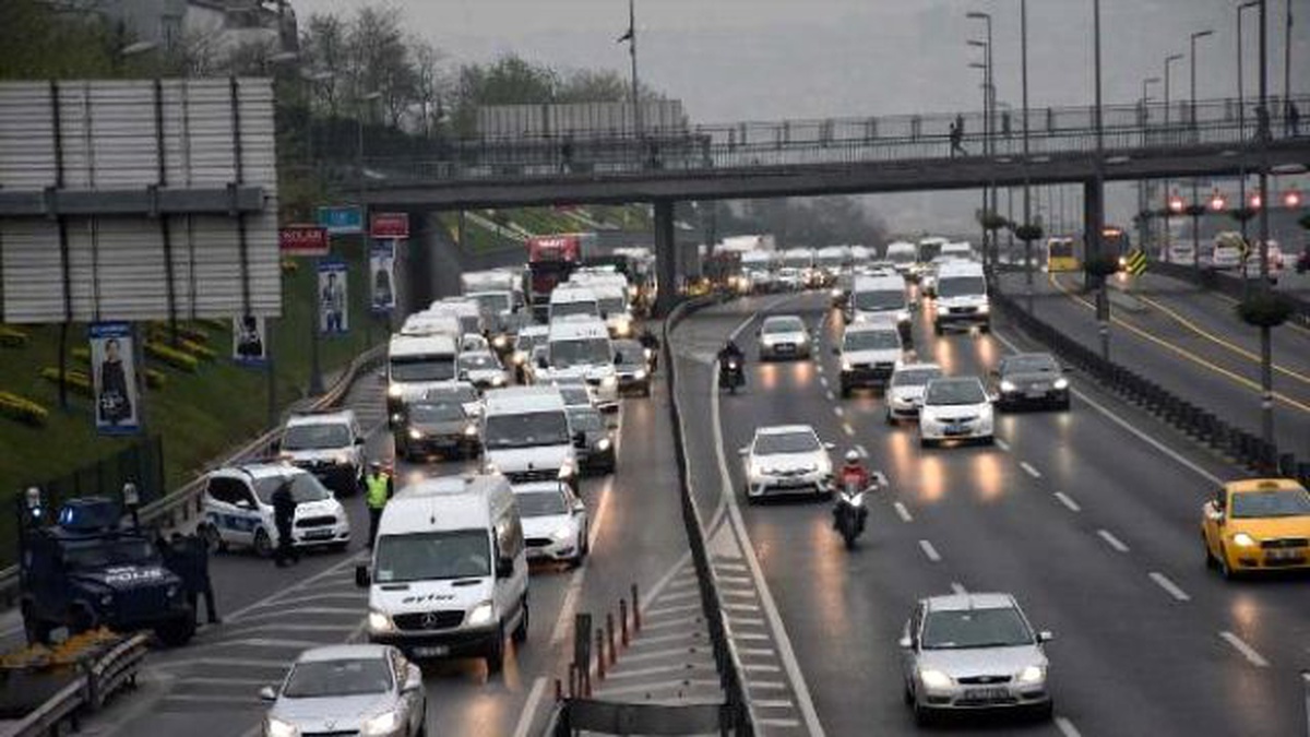 Okmeydanı Sapağında Şüpheli Paket