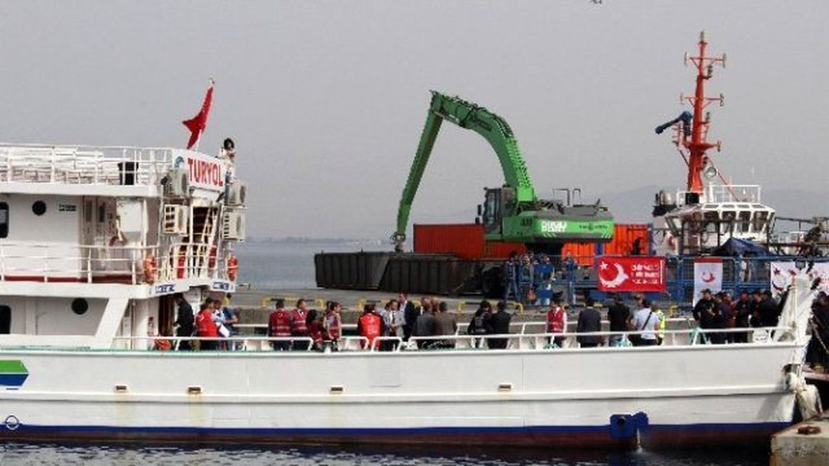 Pakistanlı 45 Mülteci Dikili Limanında