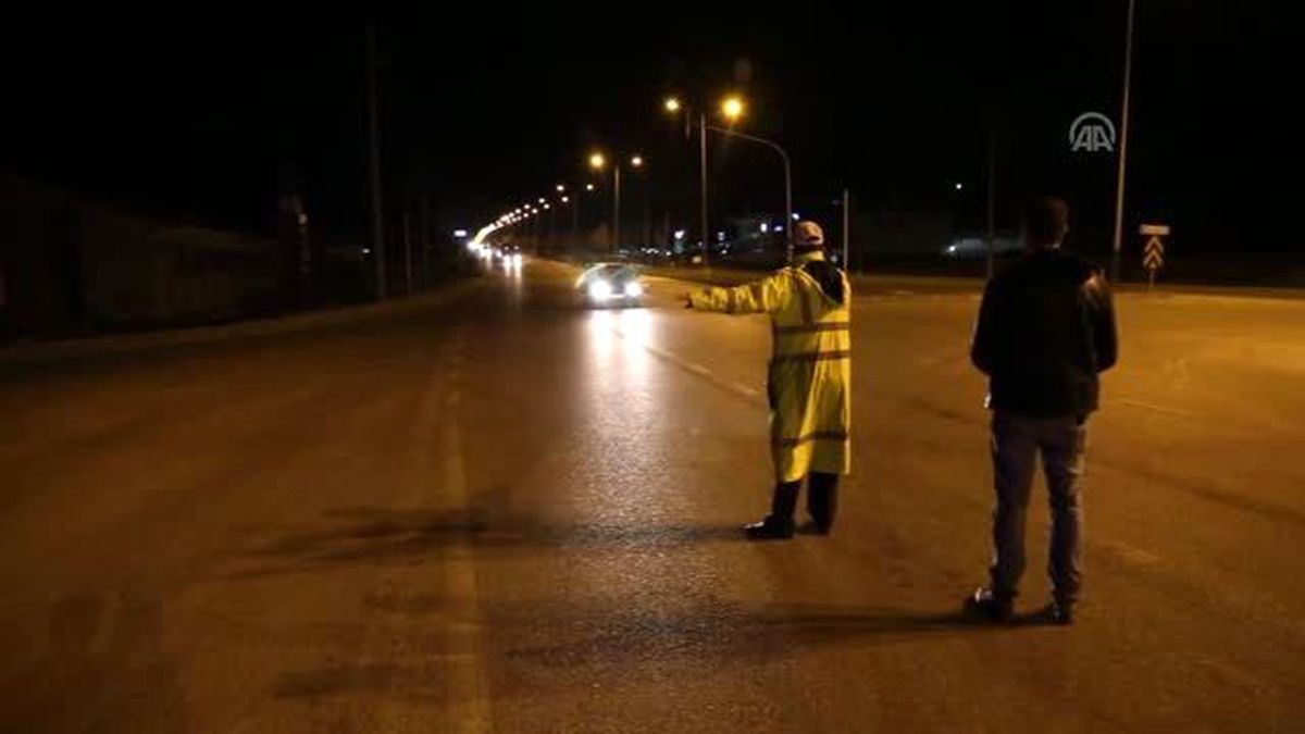 Polisten Sürücü ve Yolculara Kandil Simidi