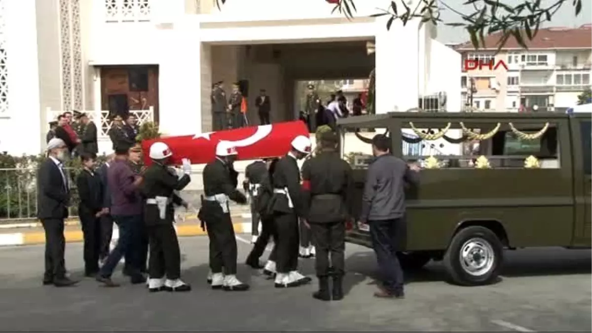 Şehit Binbaşı\'yı Binler Uğurladı 1-
