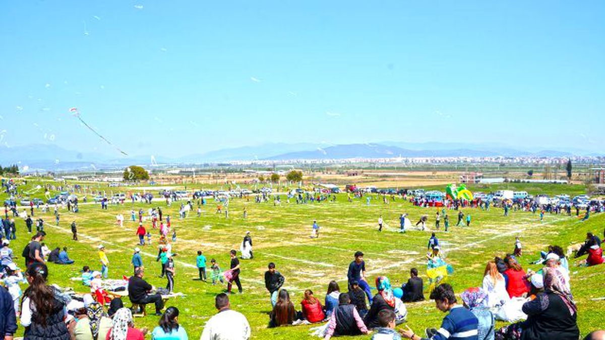 Torbalı\'da Uçurtmalar Lösemili Çocuklar İçin…