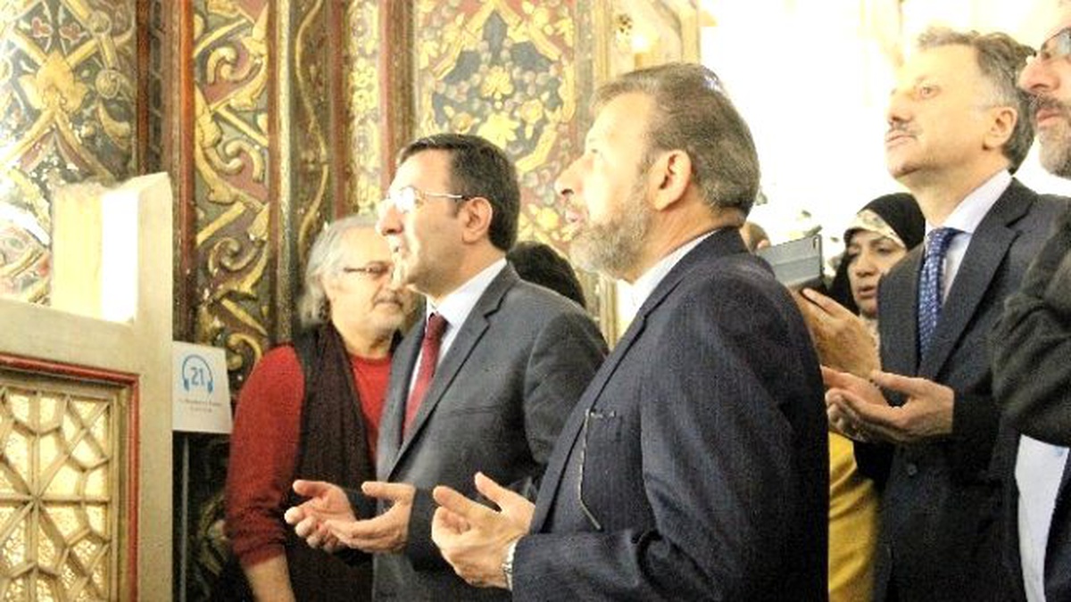 Bakan Yılmaz ve İranlı Bakan Vaizi Mevlana Türbesini Ziyaret Etti