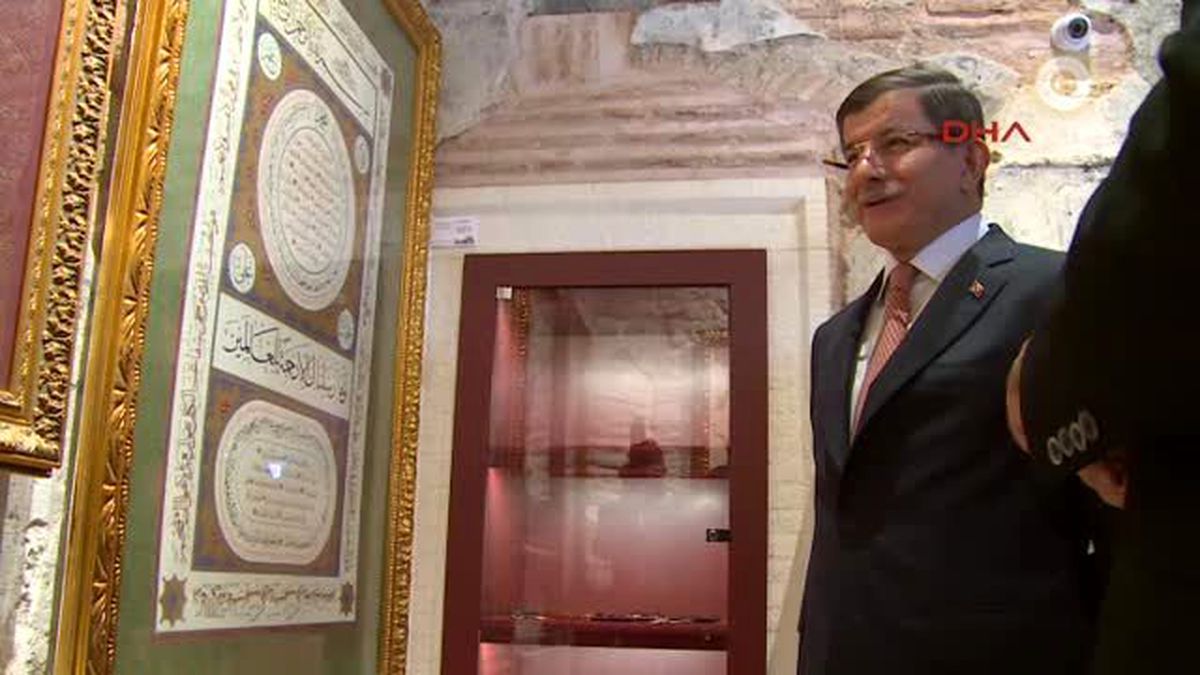 Başbakan Davutoğlu Hat Müzesi\'nin Açılışını Yaptı, Mimar Sinan\'ın Türbesini Ziyaret Etti