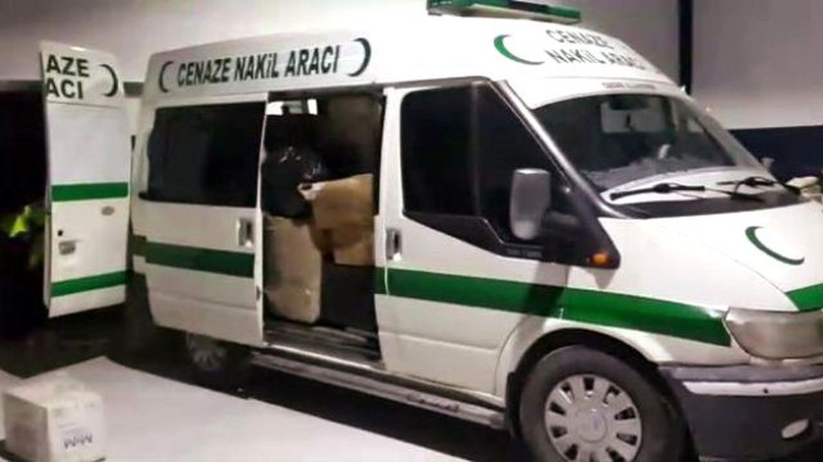Cenaze Aracıyla Kaçak Sigara Sevkiyatı