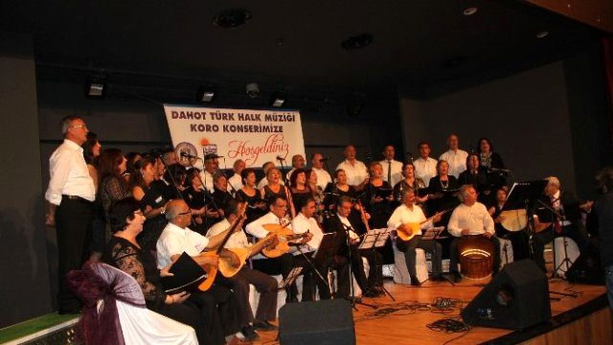 Didim\'de Rumeli Türküleri Konserine Yoğun İlgi…