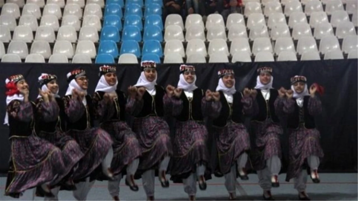 Erzincan\'da Halk Oyunları Yarışmaları Tamamlandı