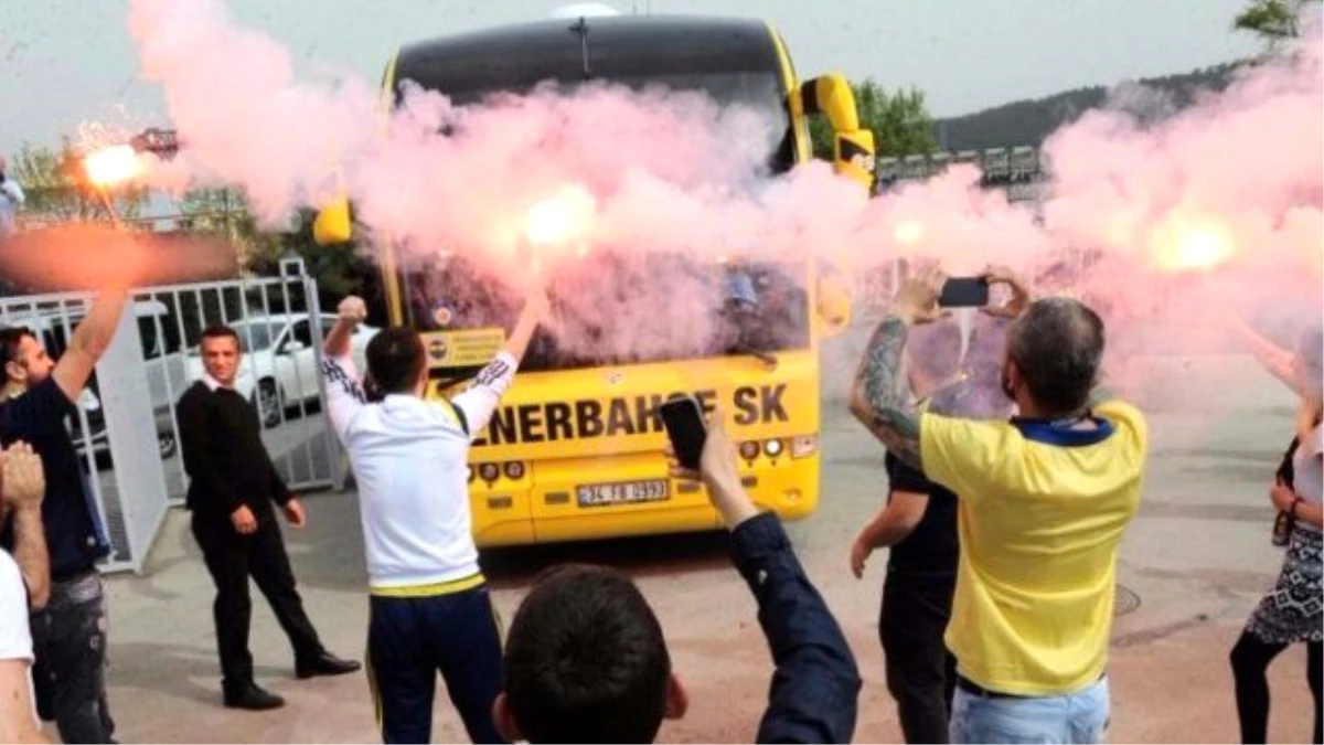 Fenerbahçe, Konya\'ya Coşkuyla Uğurlandı