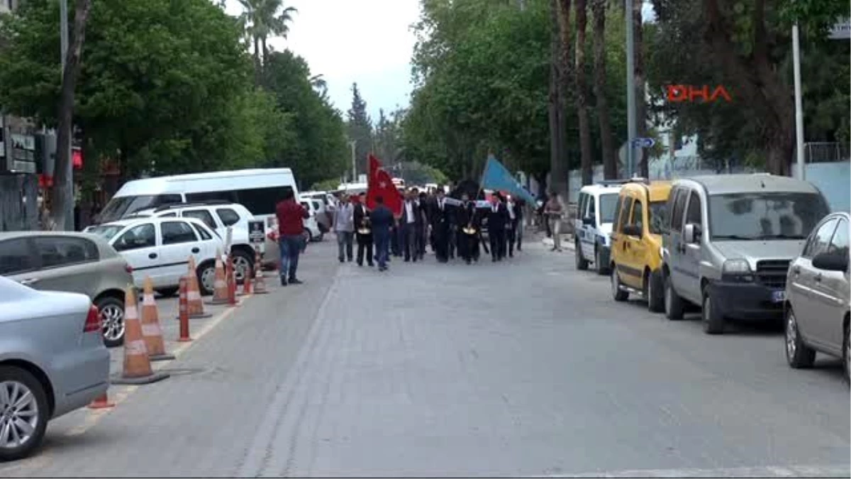 Fethiye Ülkücülerden Fethiye Belediyesi?ne Siyah Çelenk