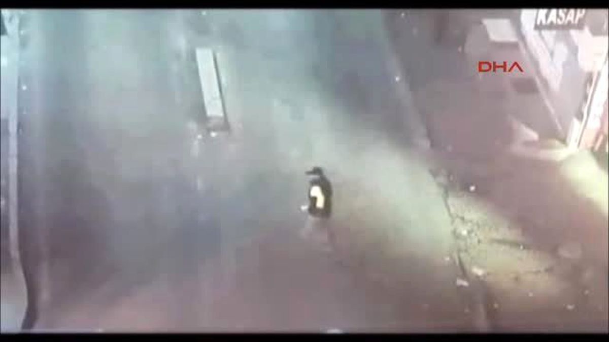 Kadın Büfeciye Gasp Kamerada