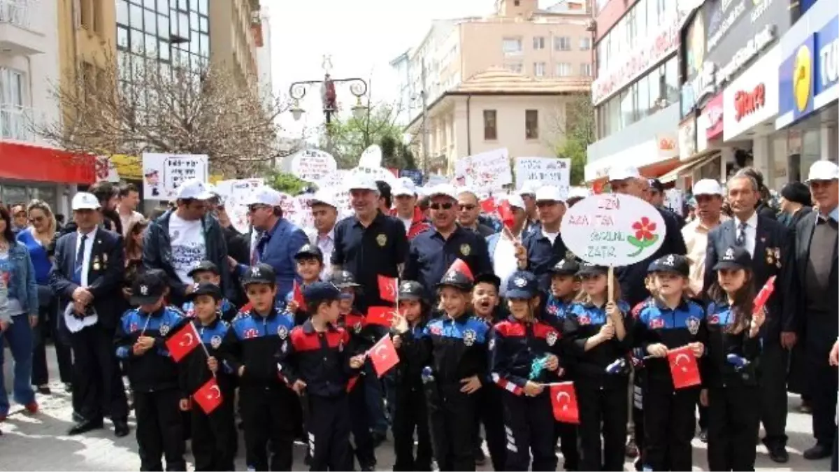 Kütahya'da Polis-halk Yürüyüşü