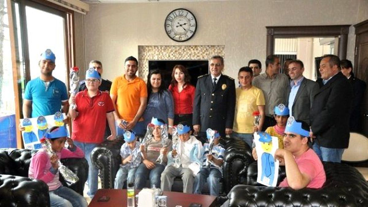 Öğrencilerden Emniyete Ziyaret