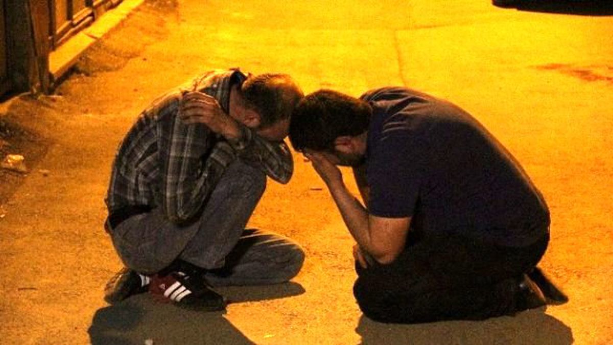 Trafik Kavgası Kanlı Bitti! Arkadaşlarını Kaybeden Gençlerin Feryadı Yürek Dağladı