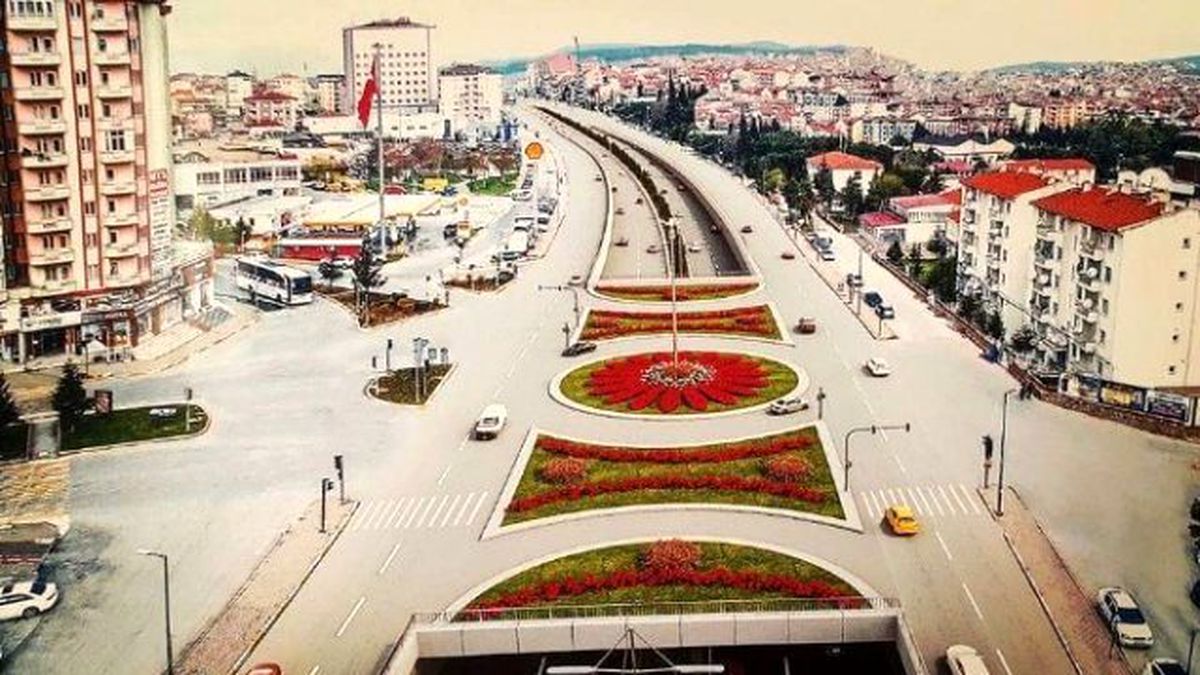 Uşak\'ta Otogar Battı Çıktı Projesinde İlk Kazma Vuruldu