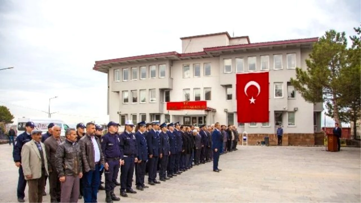 Ahlat\'ta Polis Haftası Törenle Kutlandı