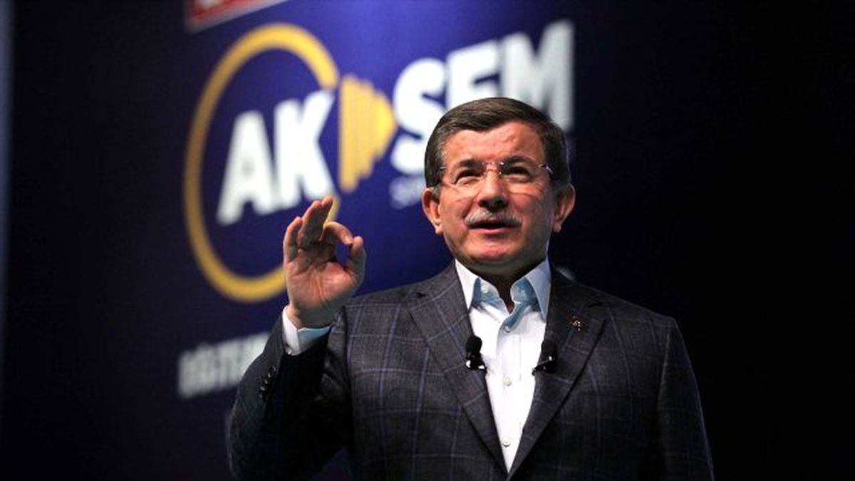 AK Parti Sürekli Eğitim Merkezi'nde İlk Ders Başbakan'dan