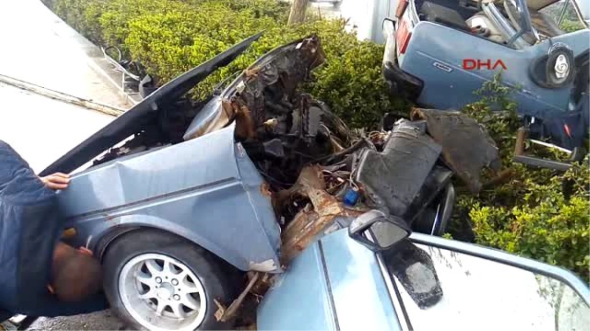 Ankara Ağaca Çarpan Otomobil İkiye Bölündü, Sürücü Yaralı Kurtuldu