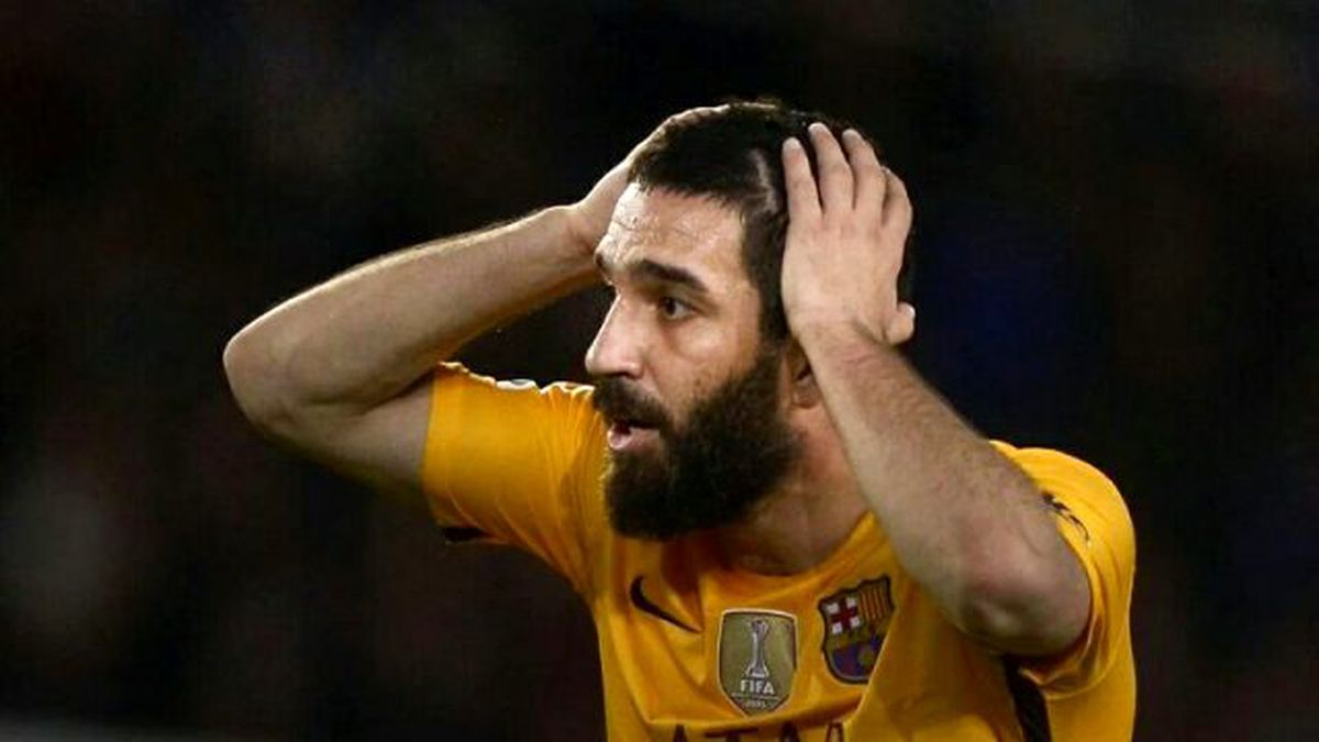 Barcelonalı Taraftarlar Arda Turan'ı Yerin Dibine Soktu