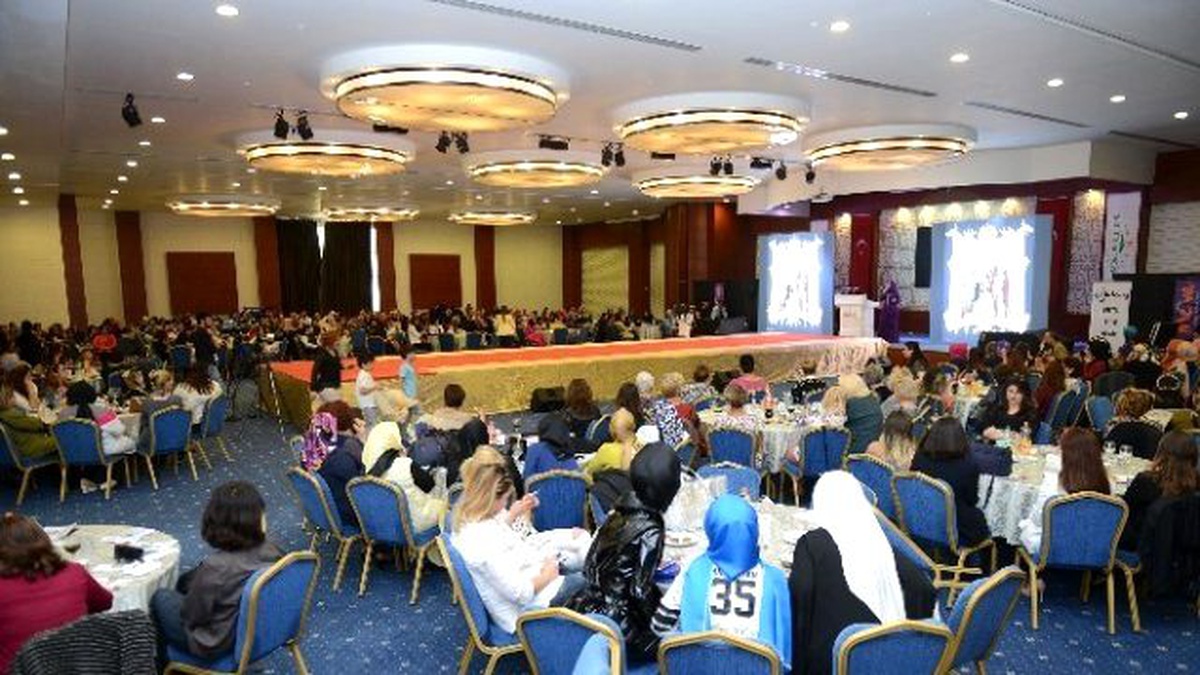 Asırlık Üçetek Gelinlik Üniversite Öğrencileri Yararına Görücüye Çıktı