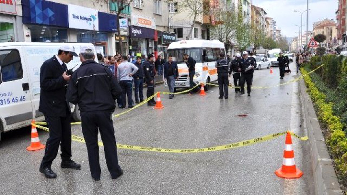 Bozüyük\'te Motosiklet Kazası: 1 Ağır Yaralı