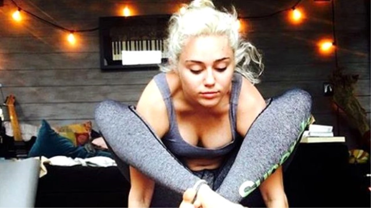 Miley Cyrus\'tan Yoga Paylaşımı