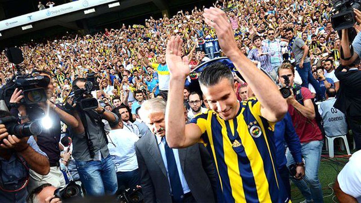 Robin Van Persie, Galatasaray Derbisinde Sahada Olacak!