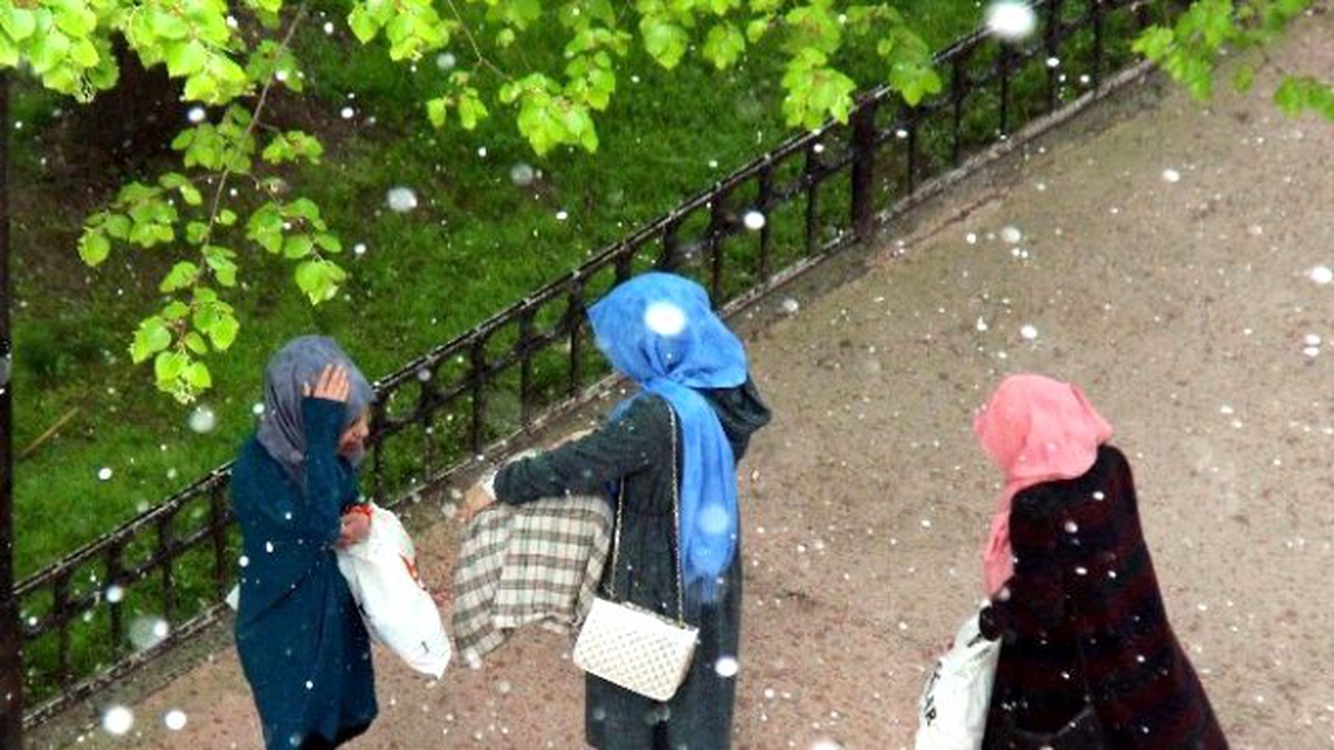 Samsun\'da Misket Büyüklüğünde Dolu Yağdı