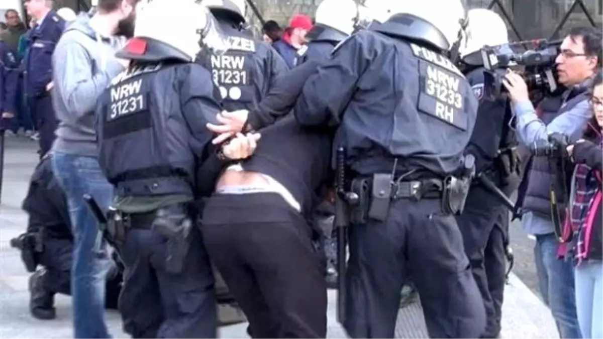 PKK Yandaşları Almanya\'yı Karıştırdı! Türklere Saldırdılar