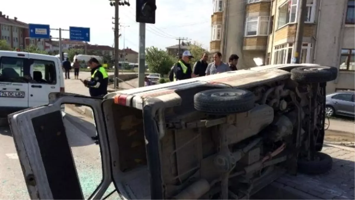 Bartın\'da Trafik Kazası: 1 Yaralı