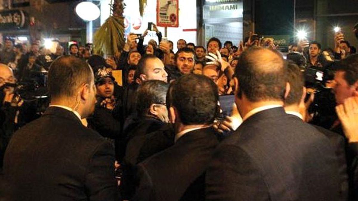 Başbakan Davutoğu Şanlıurfa'da Ezilme Tehlikesi Geçirdi