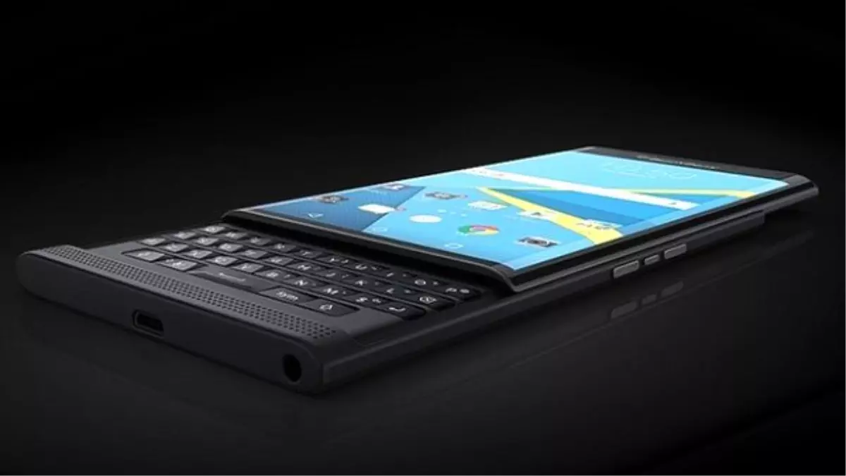 Blackberry İki Telefonla Geri Dönüyor