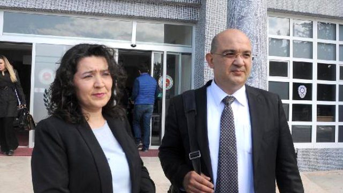 Cem Yılmaz\'ın Yalova Valisine Hakaret Davası Başladı