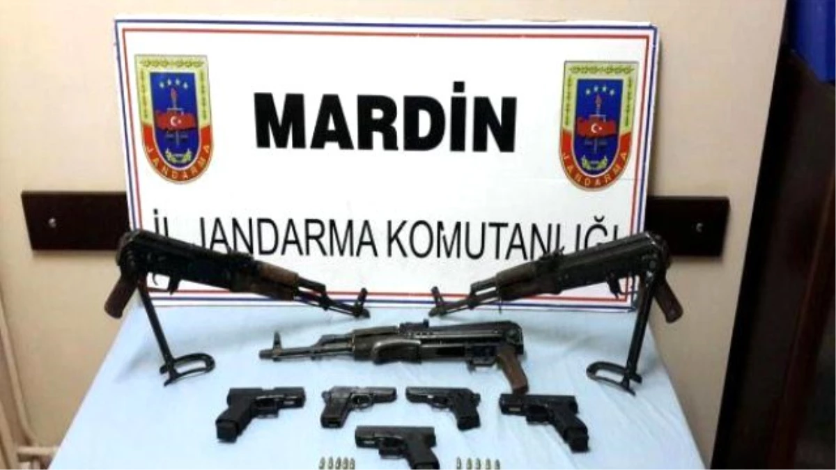 Derik\'te Polisi Şehit Eden PKK\'lıların Silahları Ele Geçti