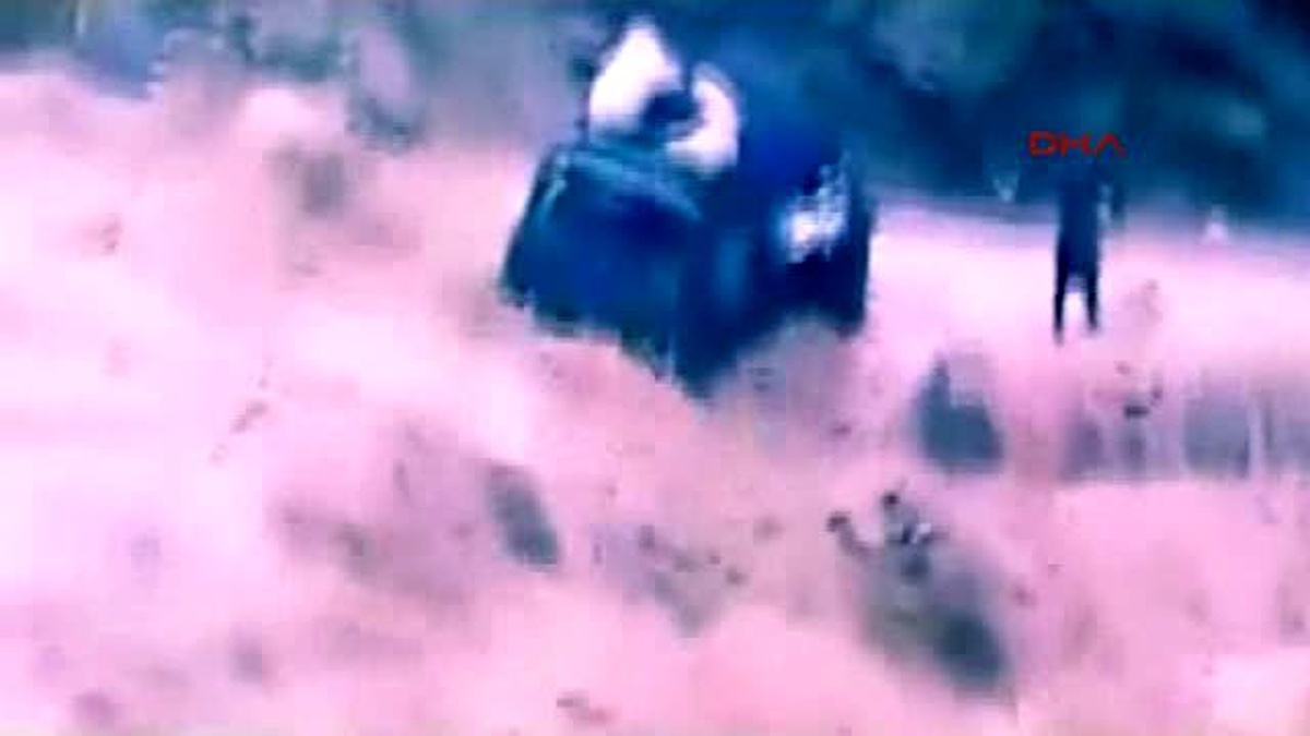 Minibüsteki Sekiz Yolcu Sel Sularına Kapılmaktan Son Anda Kurtuldu