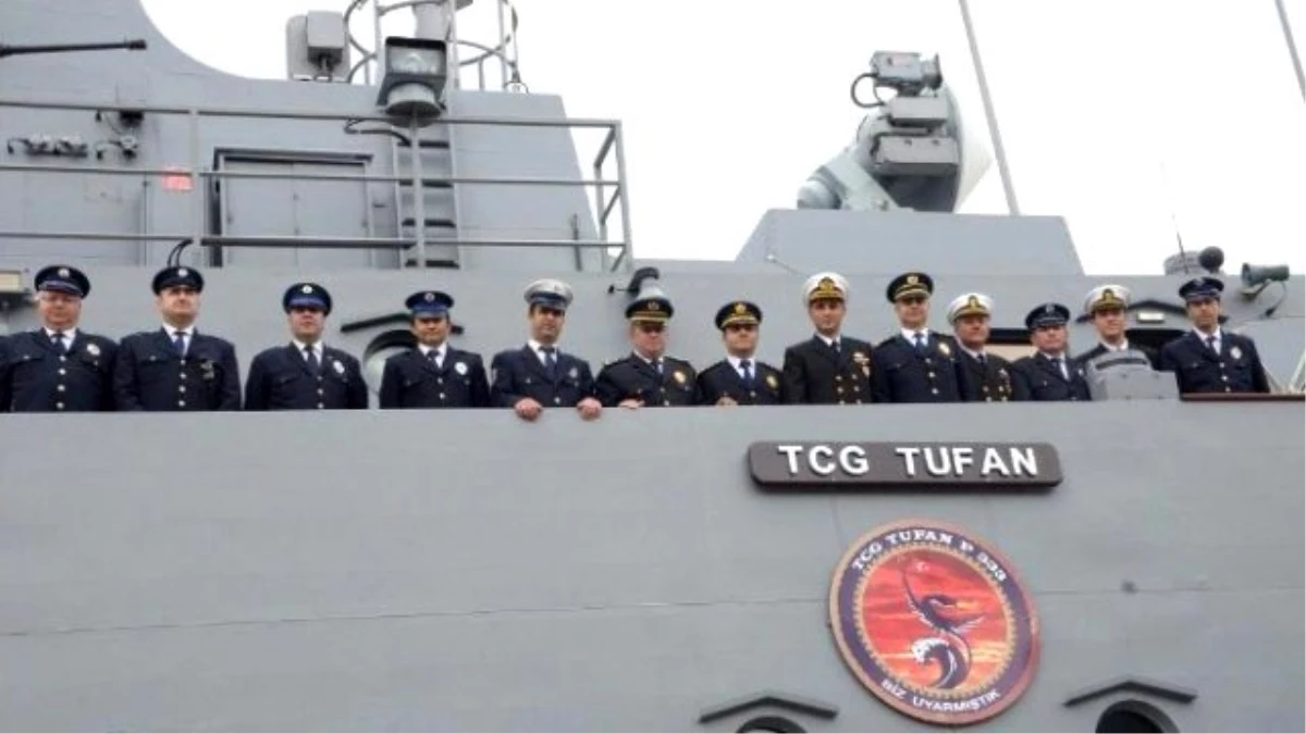 Donanma Komutanlığı\'ndan Polis Haftasına Özel Faaliyet