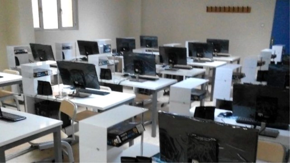 Fü\'ye Modern Bilgisayar Laboratuvarı Kuruldu