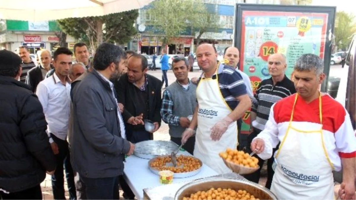 Hayırlı Hizmetler Vakfı Tarafından Lokma Tatlısı İkramı