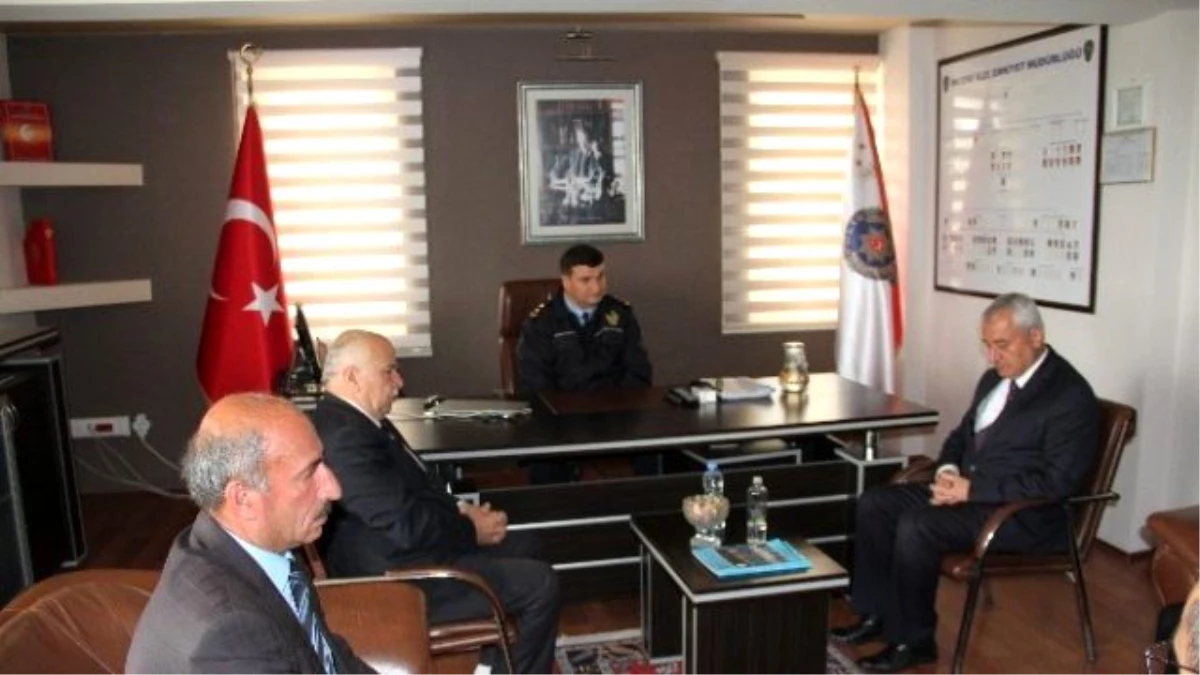 İncesu Belediye Başkanı Zekeriya Karayol İlçe Emniyet Müdürlüğünü Ziyaret Ederek Polislerimizin...