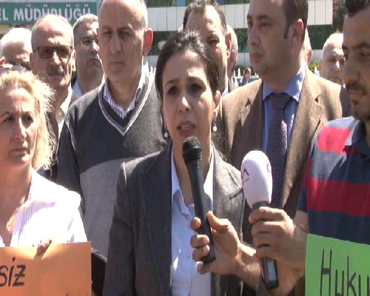 İşten Çıkarılan İşçiler İGDAŞ Önünde Eylem Yaptı