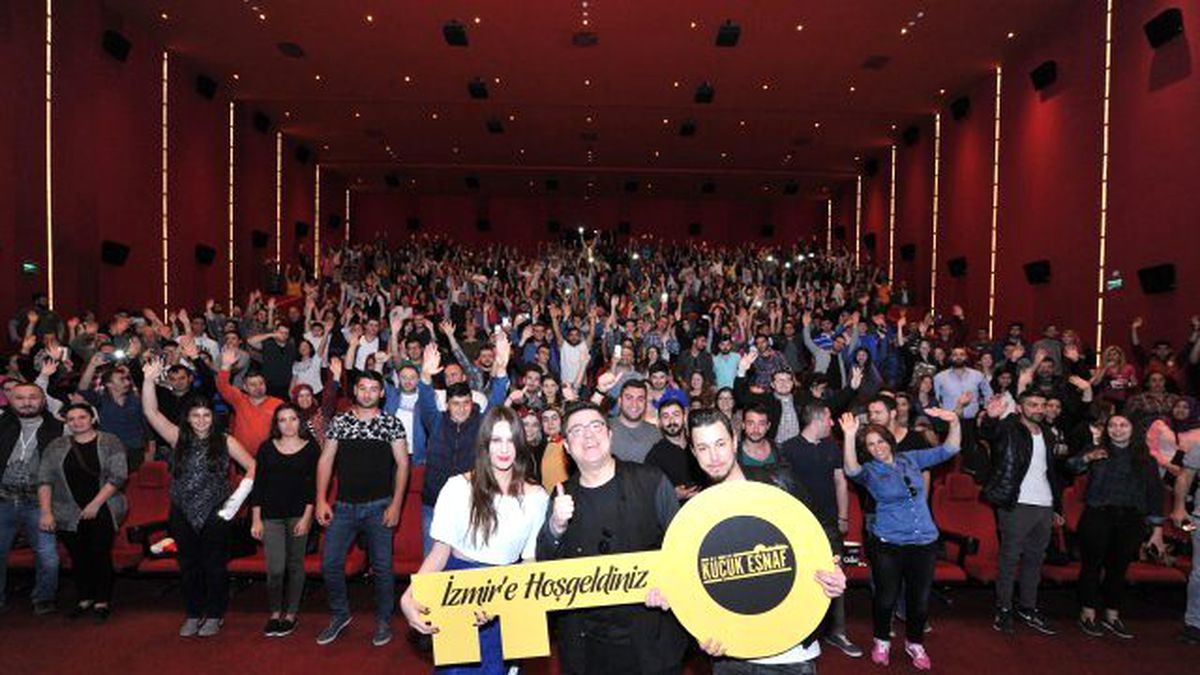 İzmir 'KÜÇÜK Esnaf'la Doyasıya Güldü!