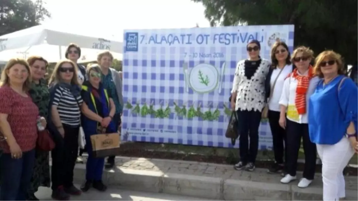 Kadın Meclisi Alaçatı Ot Festivali\'nde