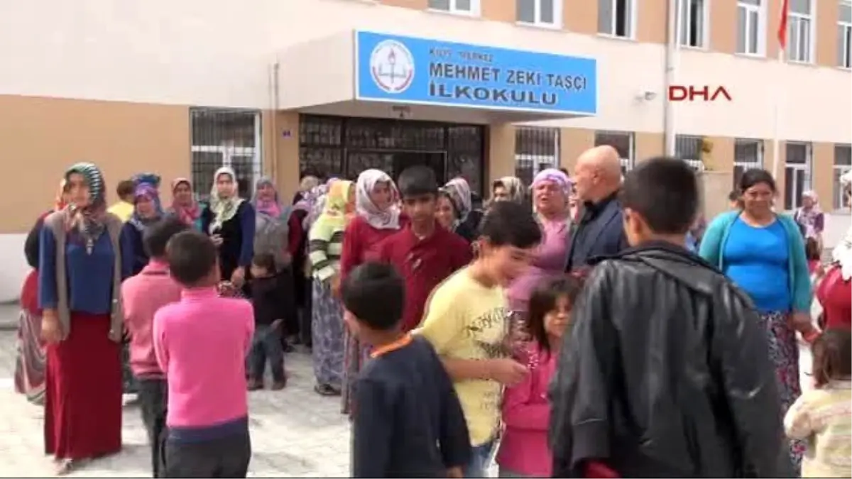 Kilis Suriyelilerin Okullarında Ders Görmesine Tepki Gösterdiler