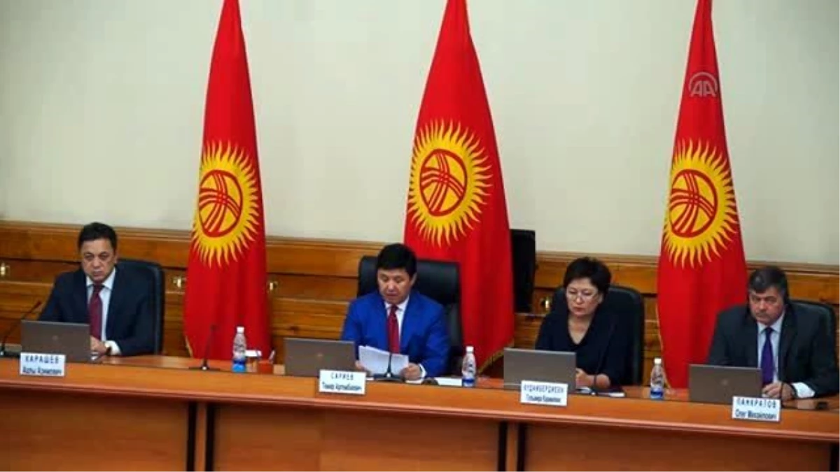 Kırgızistan Başbakanı Sariyev İstifa Etti