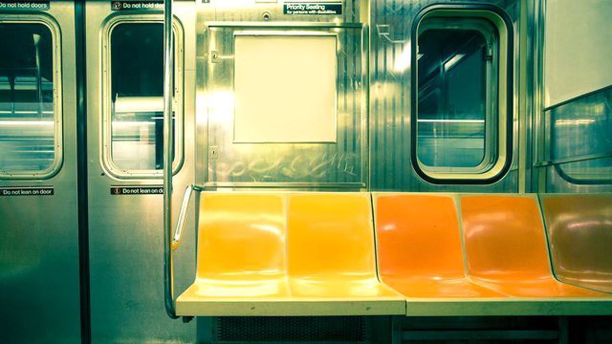 Amerikalı Komedyen Metroda Cinsel İçerikli Sosyal Deney Yaptı