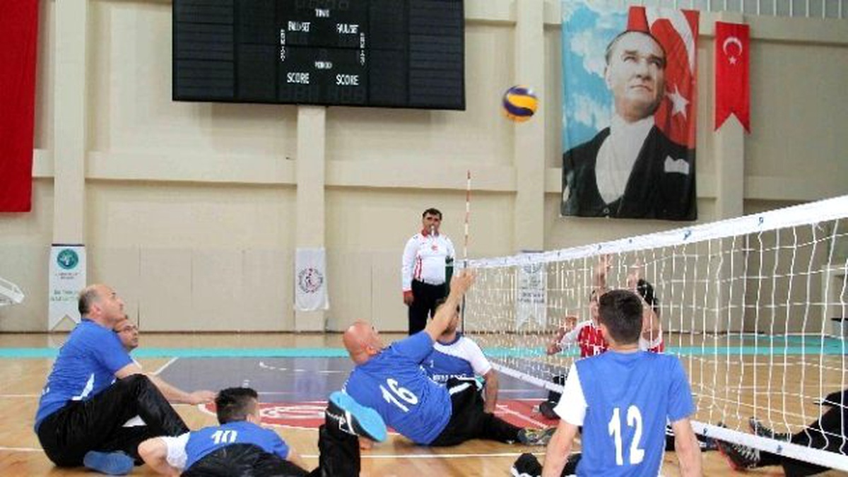 Oturarak Voleybol Ligi Müsabakaları Başladı