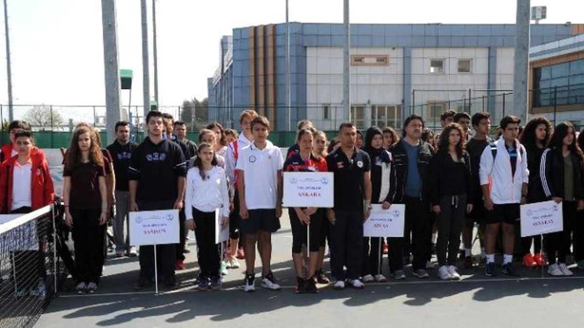 Tenis Grup Müsabakaları Başladı