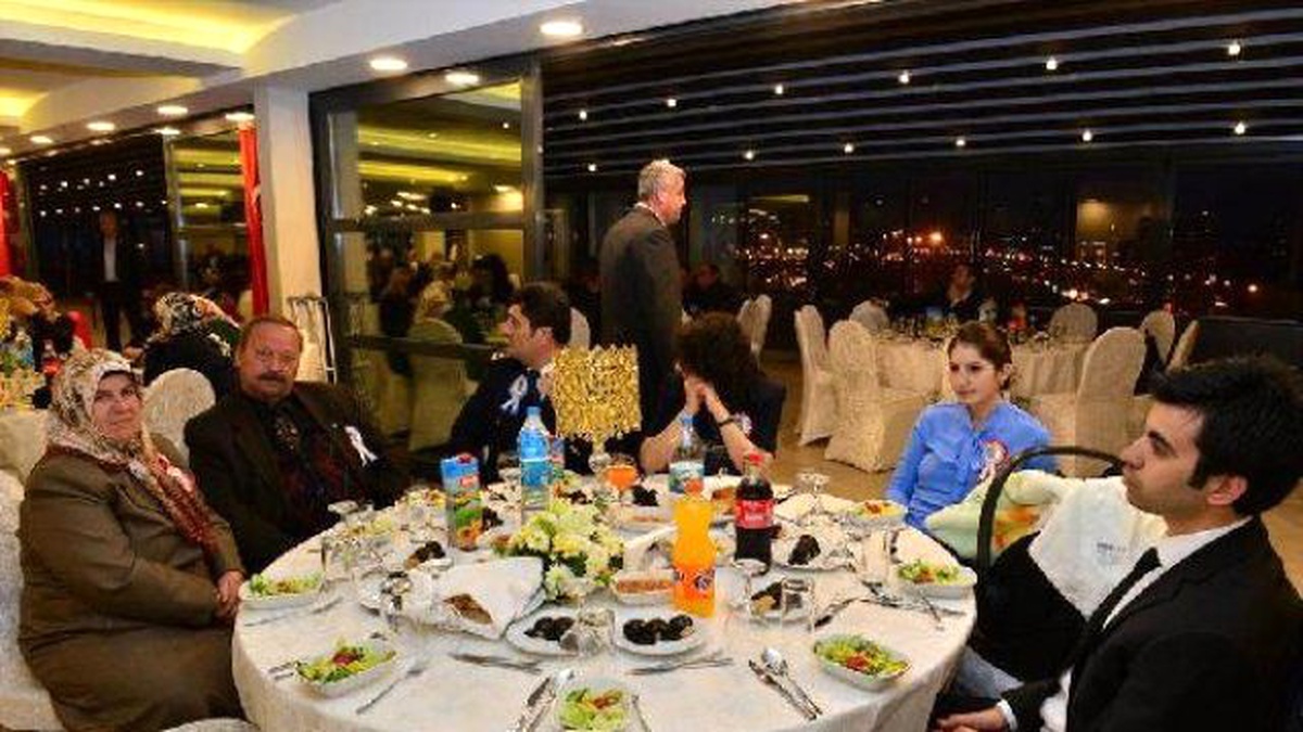 Vali Şahin, Şehit Ailelerine Hitap Etti: Sizinle Yeterince İlgilenemiyor Olabiliriz, İş...