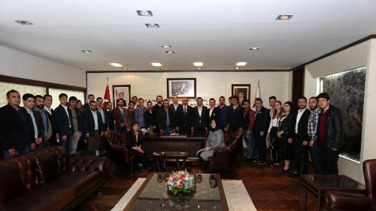 Ak Partili Gençlerden Başkan Zolan\'a Ziyaret