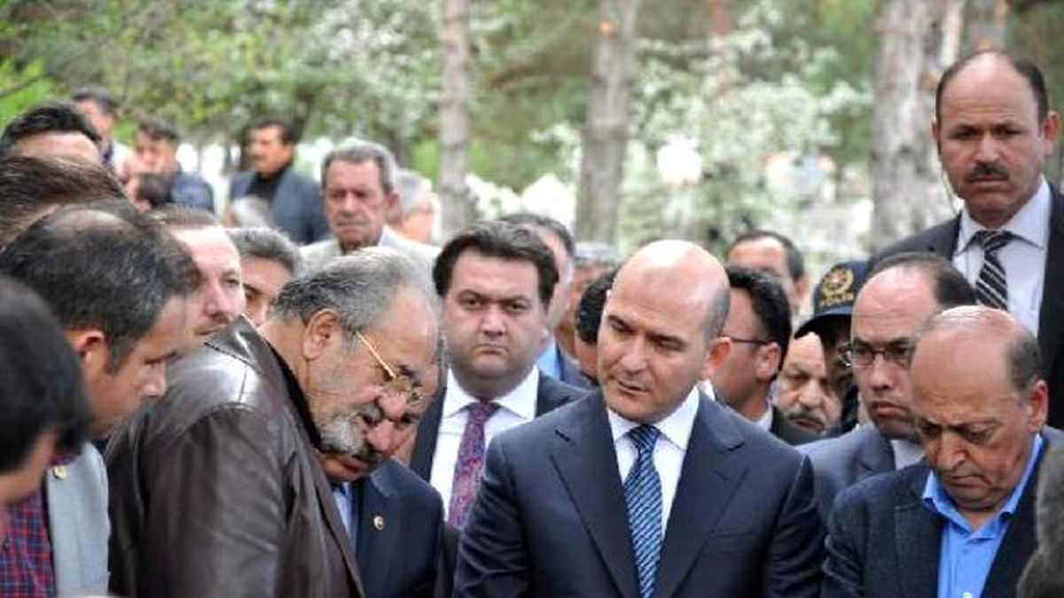 AK Parti'li Uslu, Annesini Son Yolculuğuna Uğurladı